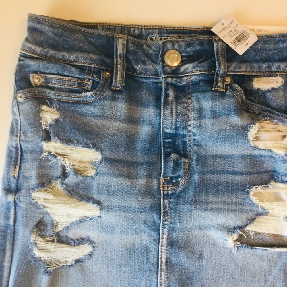 American Eagle NWT Outfitters Distressed High Rise Mini Blue Denim Skirt Size 4
